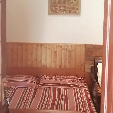 Guliba Vendeghaz *
