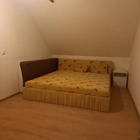 Guliba Vendeghaz Apartament *
