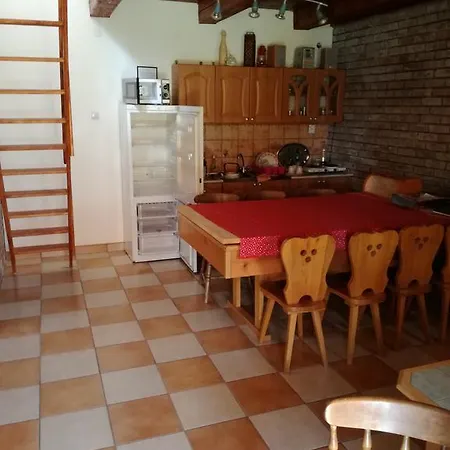 Διαμέρισμα Guliba Vendeghaz *